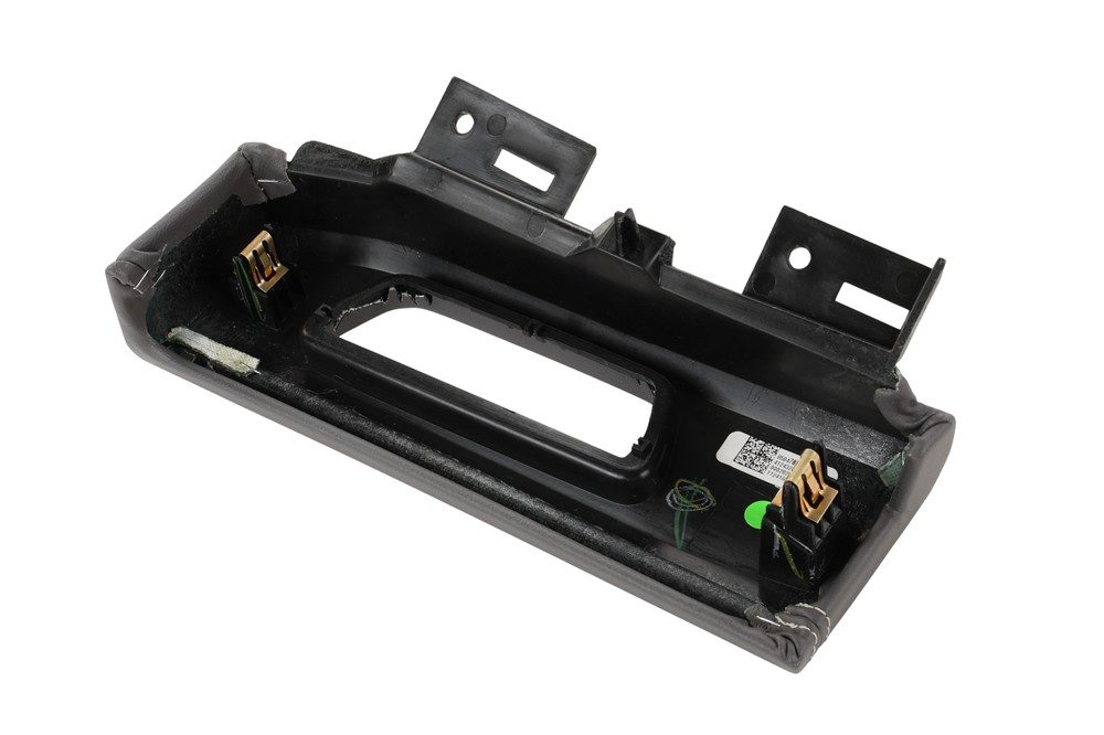 GM Genuine Parts Left Dashboard Panel 85047815 — image 4